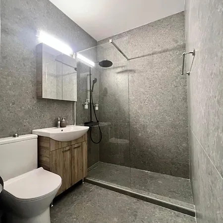 דירה K15 Luxe Oasis Retreat - 3 Minute Drive To פאפוס