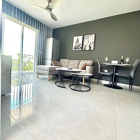 K15 Luxe Oasis Retreat - 3 Minute Drive To * Paphos