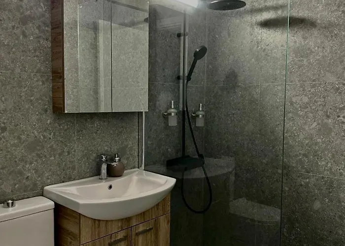 K15 Luxe Oasis Retreat - 3 Minute Drive To Apartmán Paphos