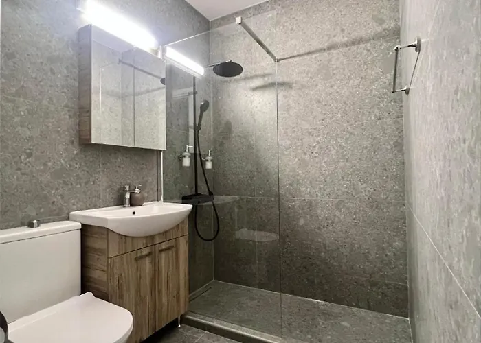 Apartmán K15 Luxe Oasis Retreat - 3 Minute Drive To Paphos