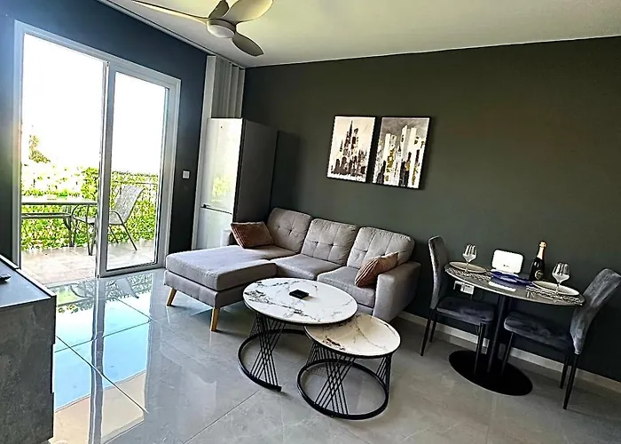 Apartmán K15 Luxe Oasis Retreat - 3 Minute Drive To Paphos