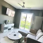Apartment K15 Luxe Oasis Retreat - 3 Minute Drive To