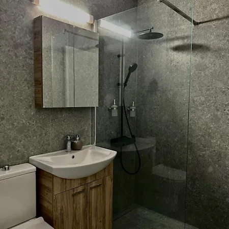 K15 Luxe Oasis Retreat - 3 Minute Drive To Διαμέρισμα Πάφος