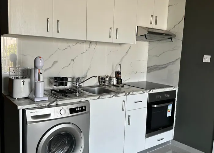 K15 Luxe Oasis Retreat - 3 Minute Drive To アパート パ フォス